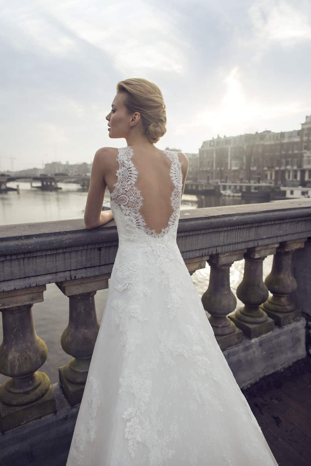 bruidsjurk met lage rug